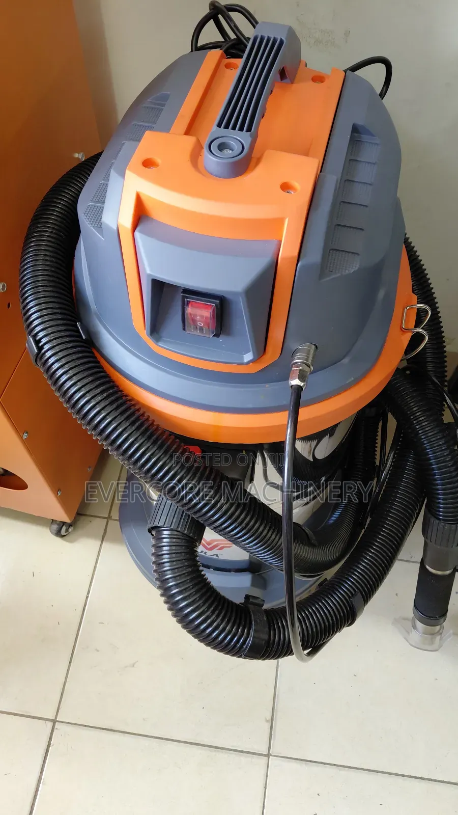Heavy Duty 35litres Wet and Dry Carpet Cleaner Machine.