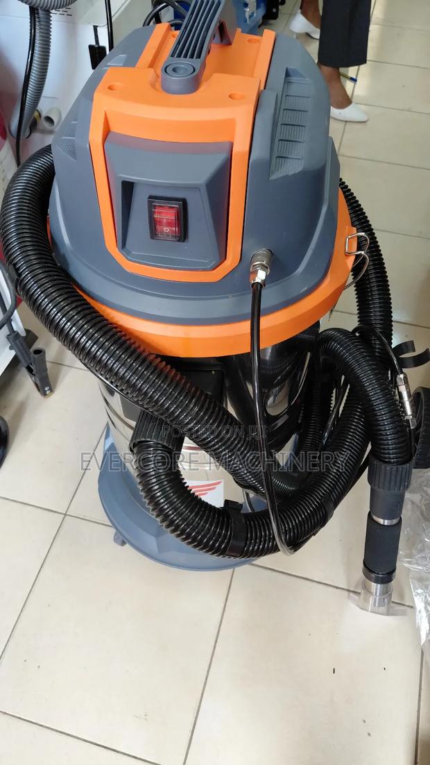 35litres Wet and Dry Carpet Cleaning Machine.
