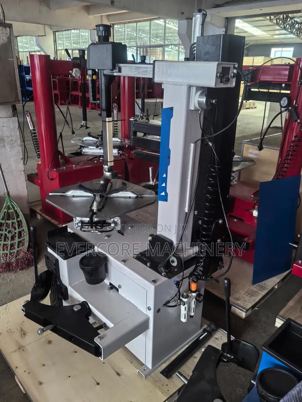 Heavy Duty Tyre Changer Machine With Arms. - thumbnail 2