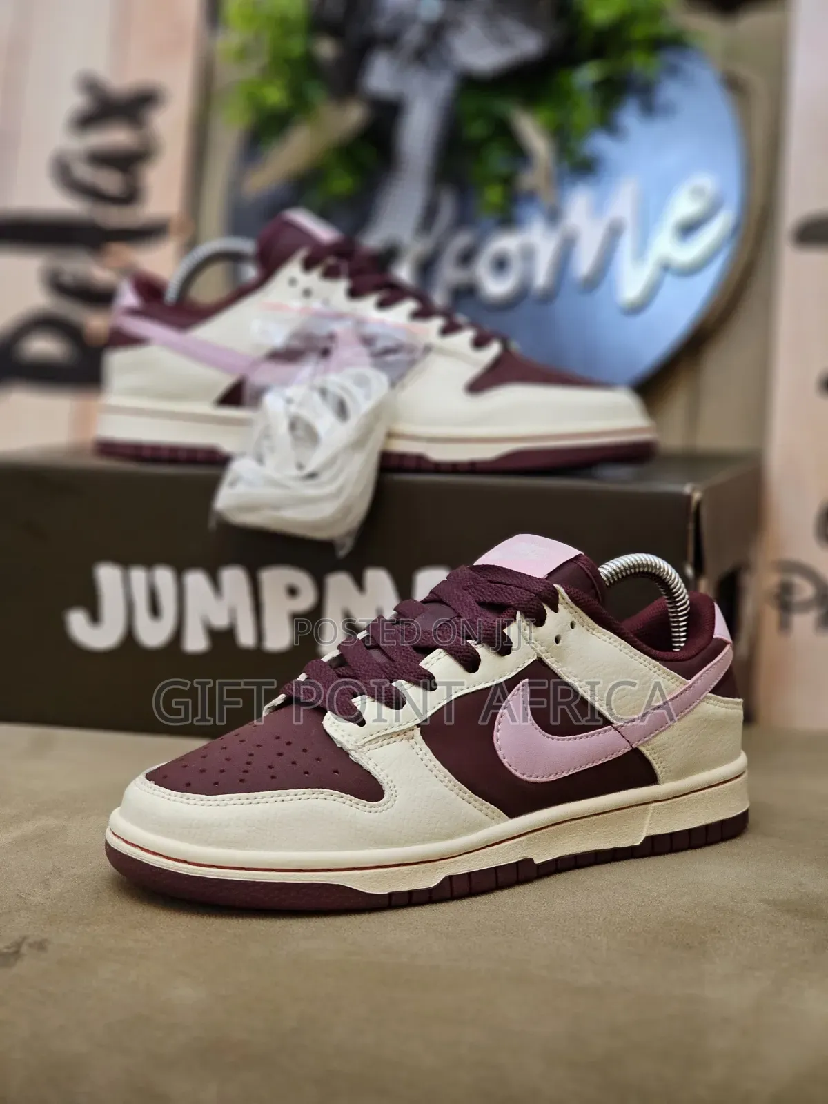 Nike Dunk Low Retro Prm"Valentine's Day" Sneaker