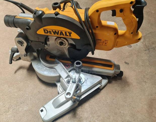 Dewalt Dws773-Gb Compound Mitre Saw. - thumbnail 6