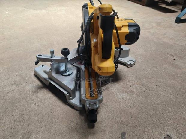 Dewalt Dws773-Gb Compound Mitre Saw. - thumbnail 8