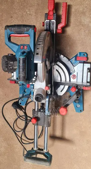 Erbauer Sliding Compound Mitre Saw.