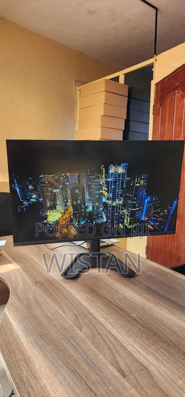  Resolution Dell 32" Frameless Monitor - thumbnail 3