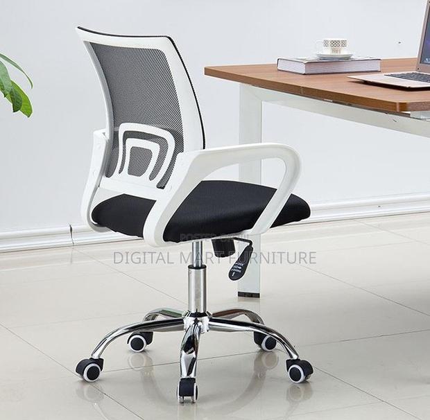 Mesh Swivel Work Chair With Wheels - thumbnail 6