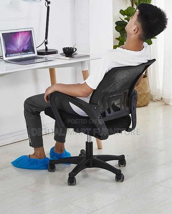 Mesh Swivel Work Chair With Wheels - thumbnail 8