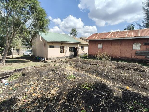 Residential Quarter Acre Plot on Sale in Kiserian With a 3-BDRM House - main view