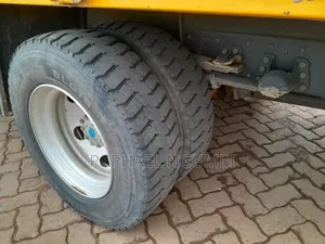 Mitsubishi Canter Hd Kav 2000 Blue