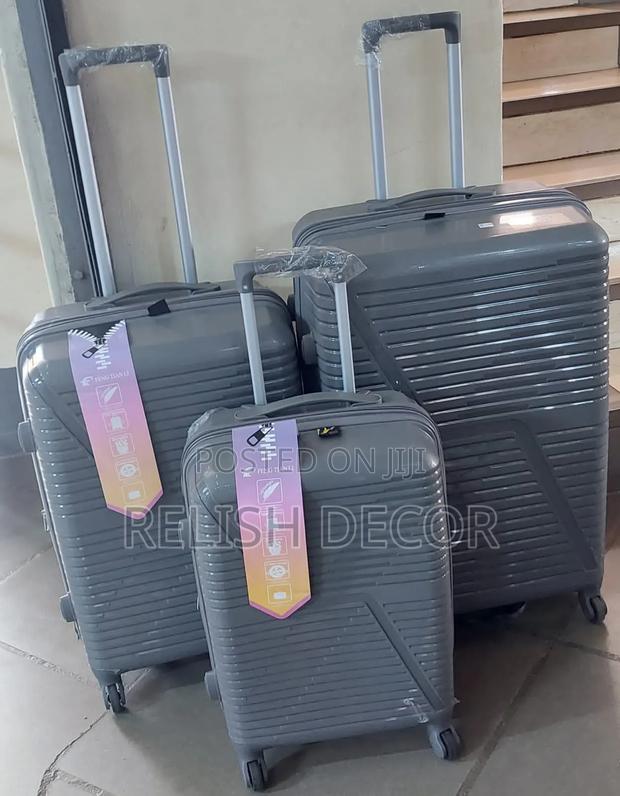 3 in 1 Unbreakable Suitcase Set - thumbnail 2