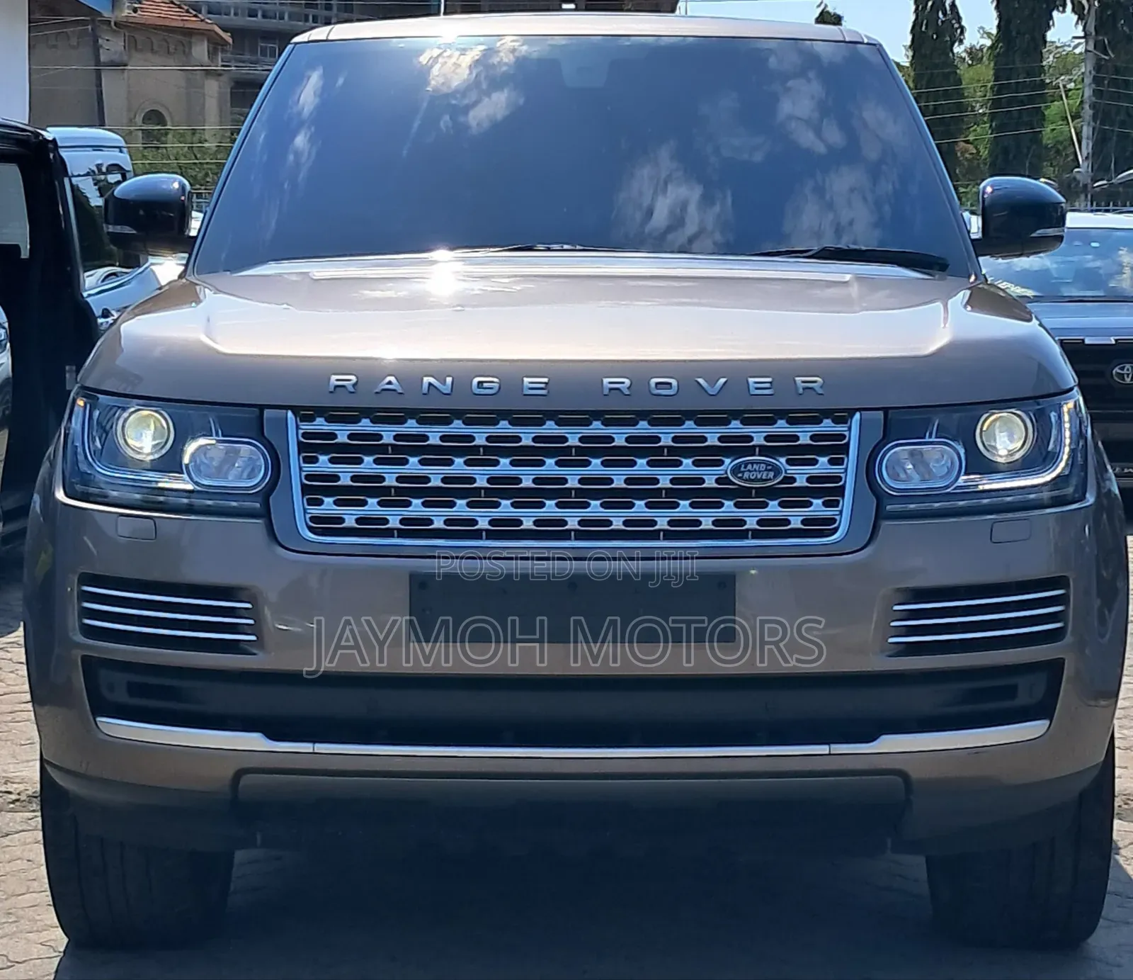 Land Rover Range Rover Vogue 2017 Gold