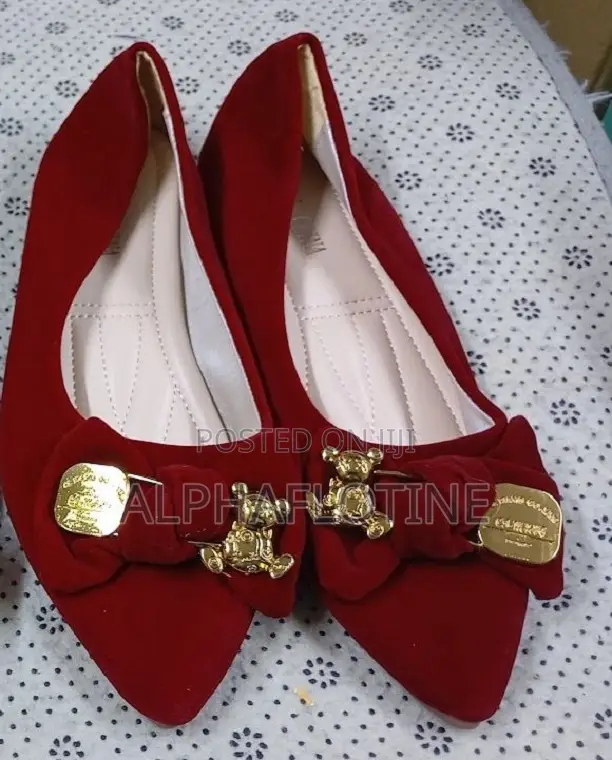 Bridal Shoes Comfortable Pearl Flower Sandals for Weddings