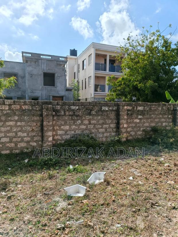 Prime Plot for Sale - thumbnail 3