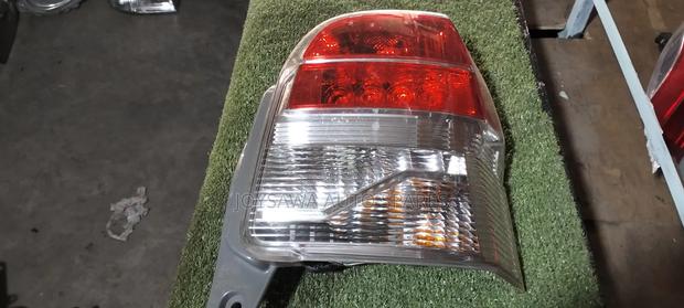 Toyota Spade 2012 Taillight - main view