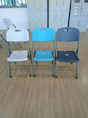 Space-Saving Foldable Chair – Perfect for Extra Seating