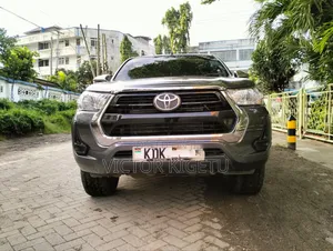 Toyota Hilux Revo Double Cab Deisel 2.4 AWD 2022 Brown