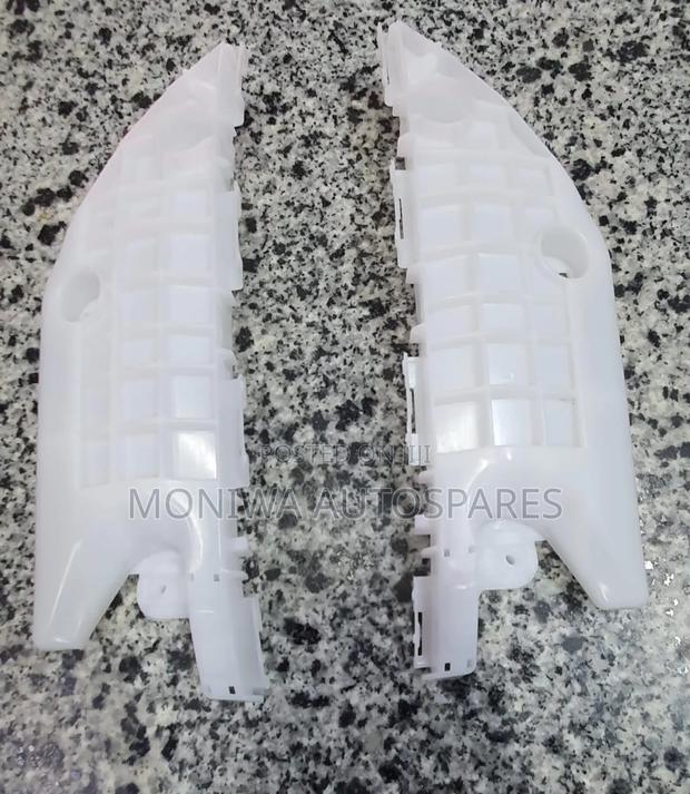 Front Bumper Slide Ractis - main view