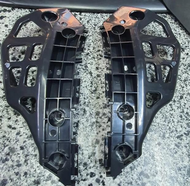 Front Bumper Slide Toyota Auris New