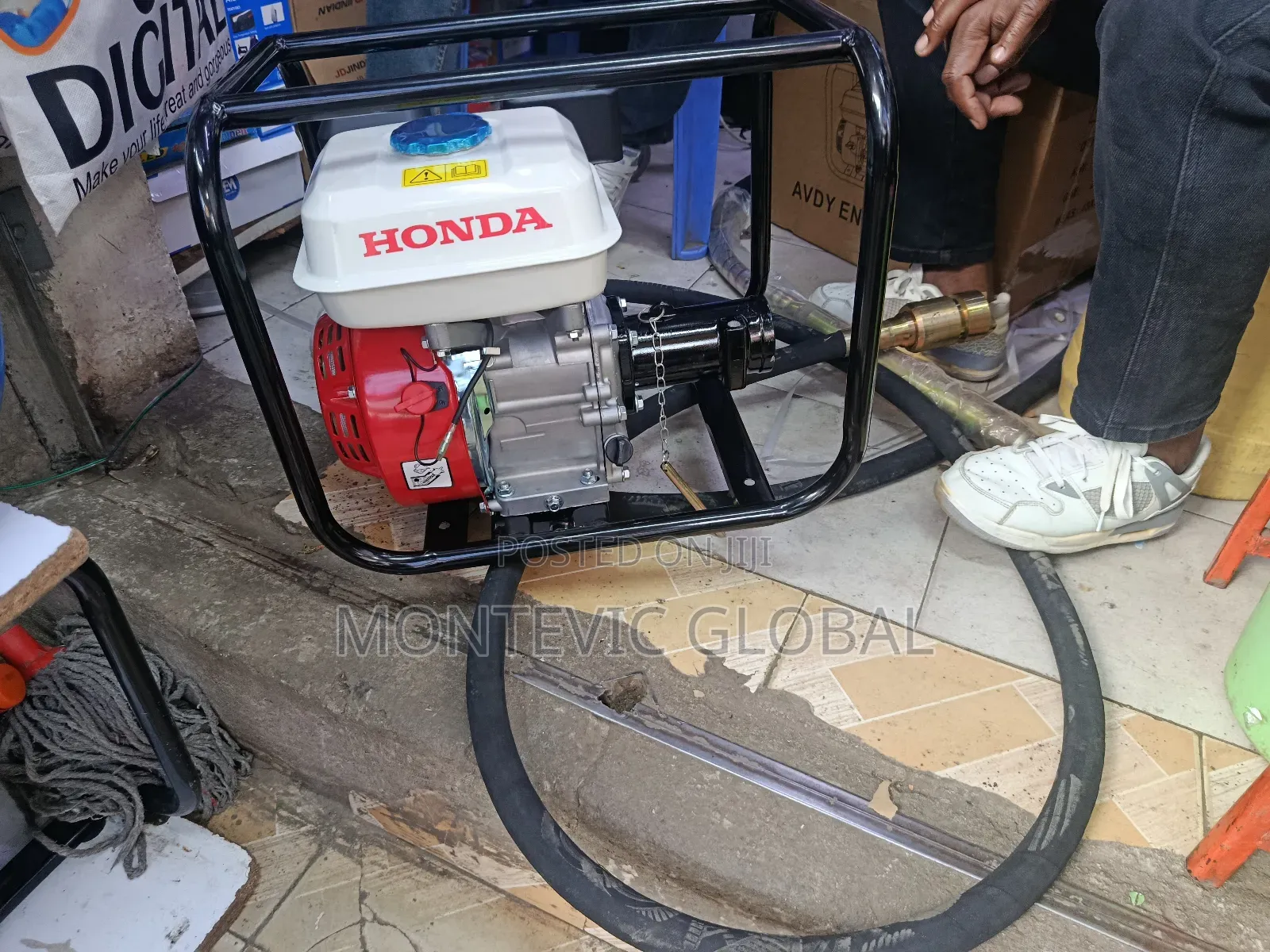 Complete Honda Vibrator With Poker Japan Technology
