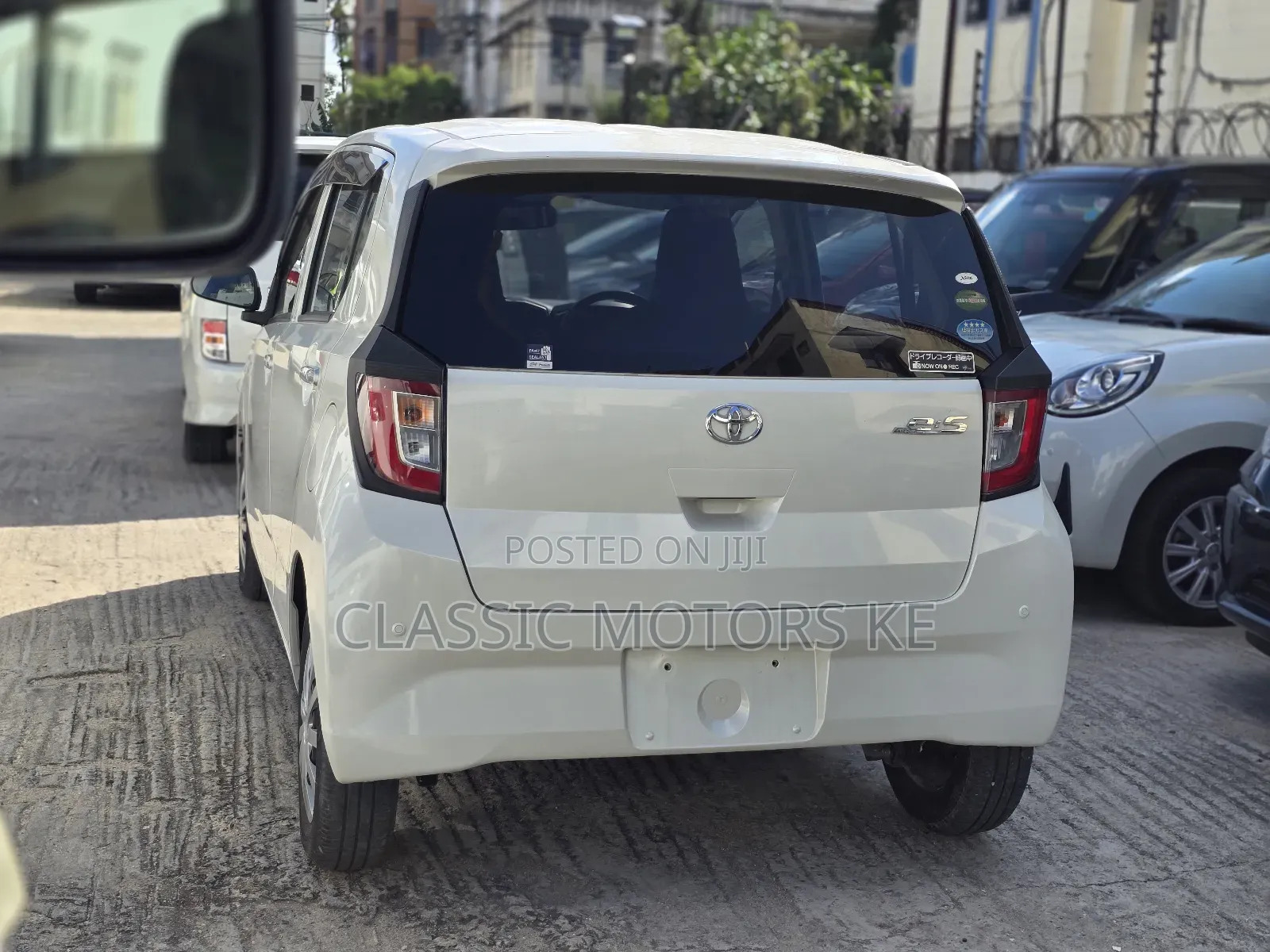 Toyota Pixis 2019 White
