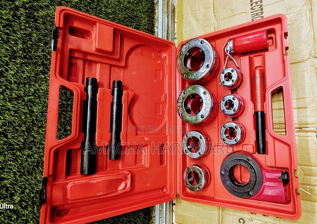 7 PCS Ratchet Die Stock - main view