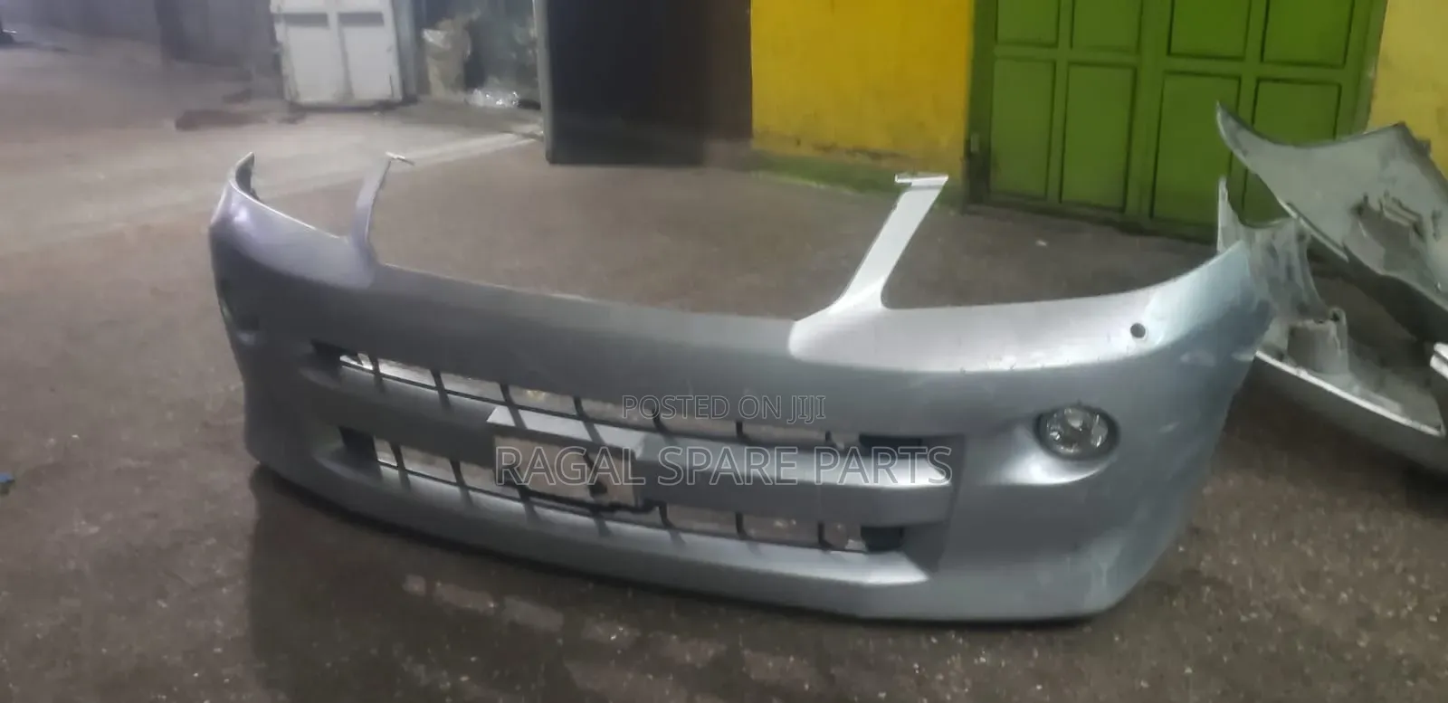 Noah 2005 Bumper With Foglights