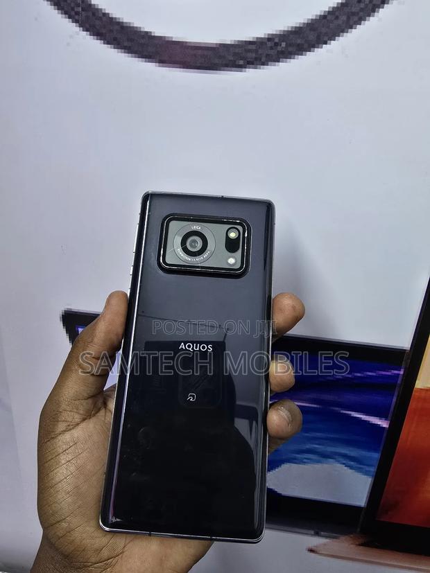 Sharp Aquos R6 128 GB Black