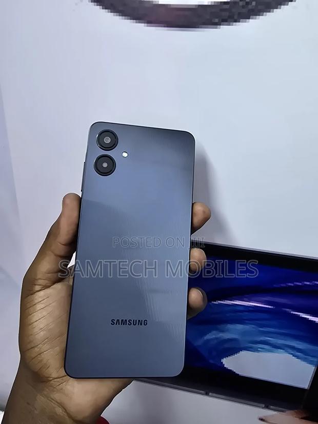 Samsung Galaxy A06 128 GB Gray - main view