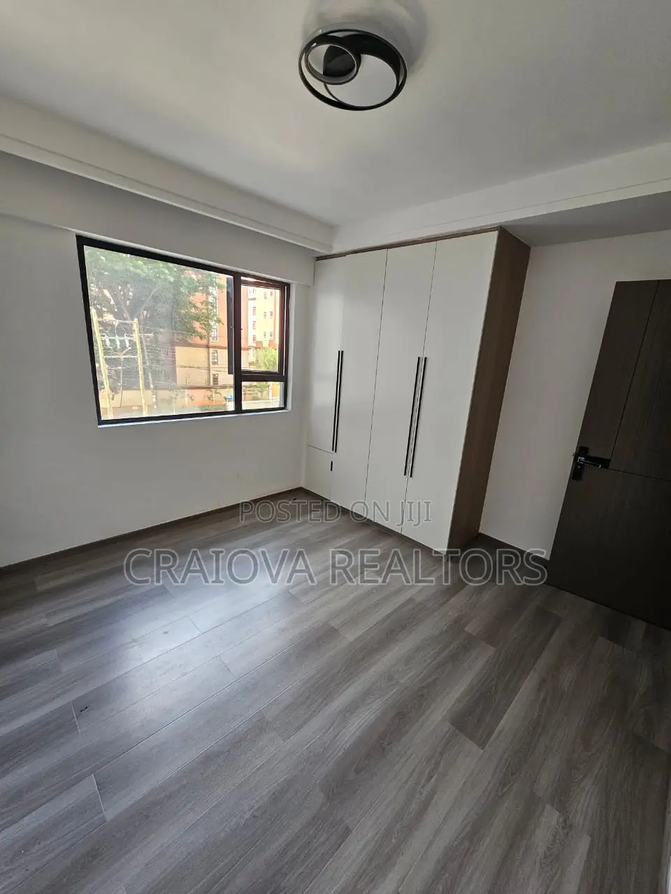 Studio Apartment in Valley Arcade for sale