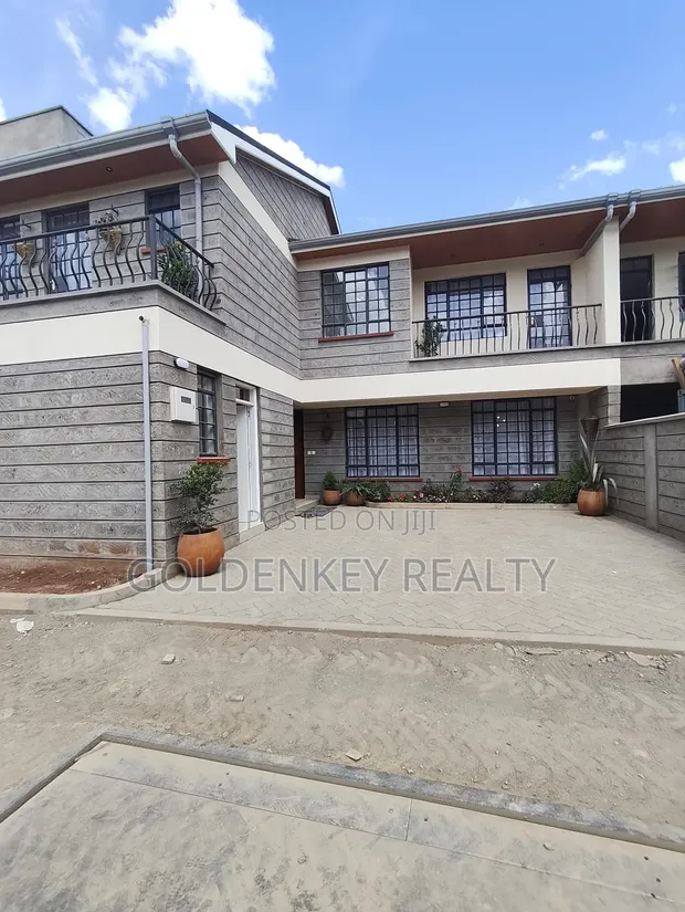 5bdrm Townhouse/Terrace in Gateway Mall Area for sale