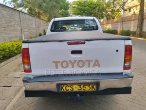 Toyota Hilux 2.5 D-4D SRX 2011 White
