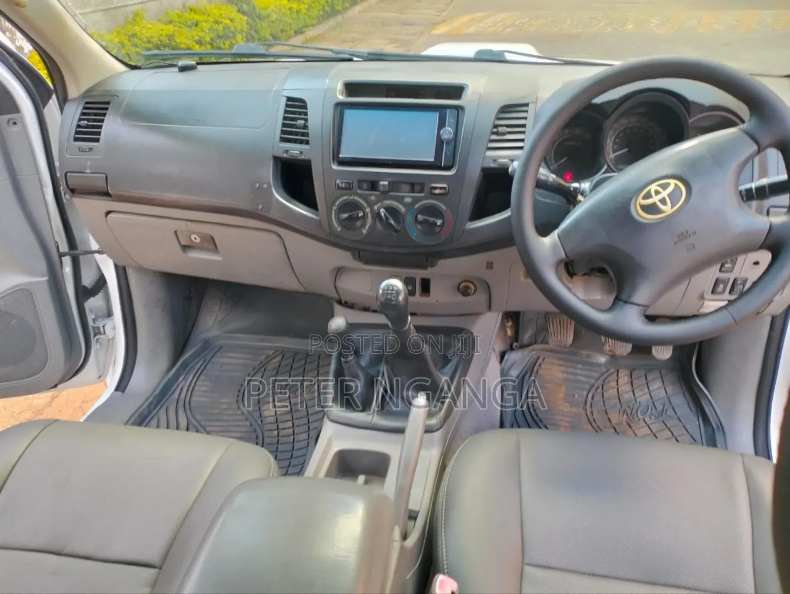 Toyota Hilux 2.5 D-4D SRX 2011 White