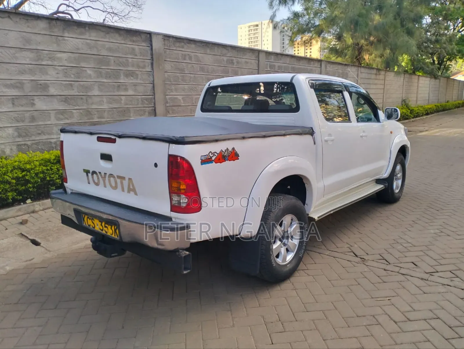 Toyota Hilux 2.5 D-4D SRX 2011 White
