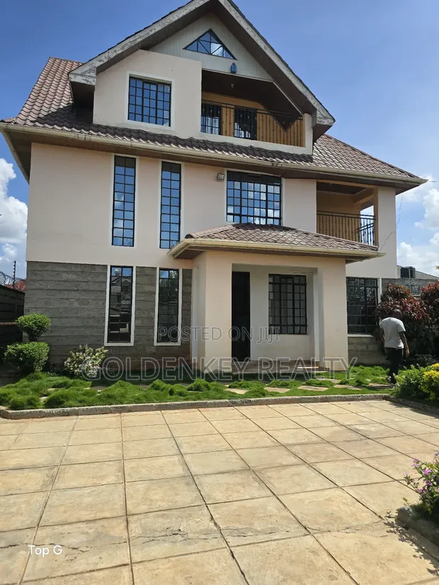 5bdrm Maisonette in Gateway Mall Area for rent