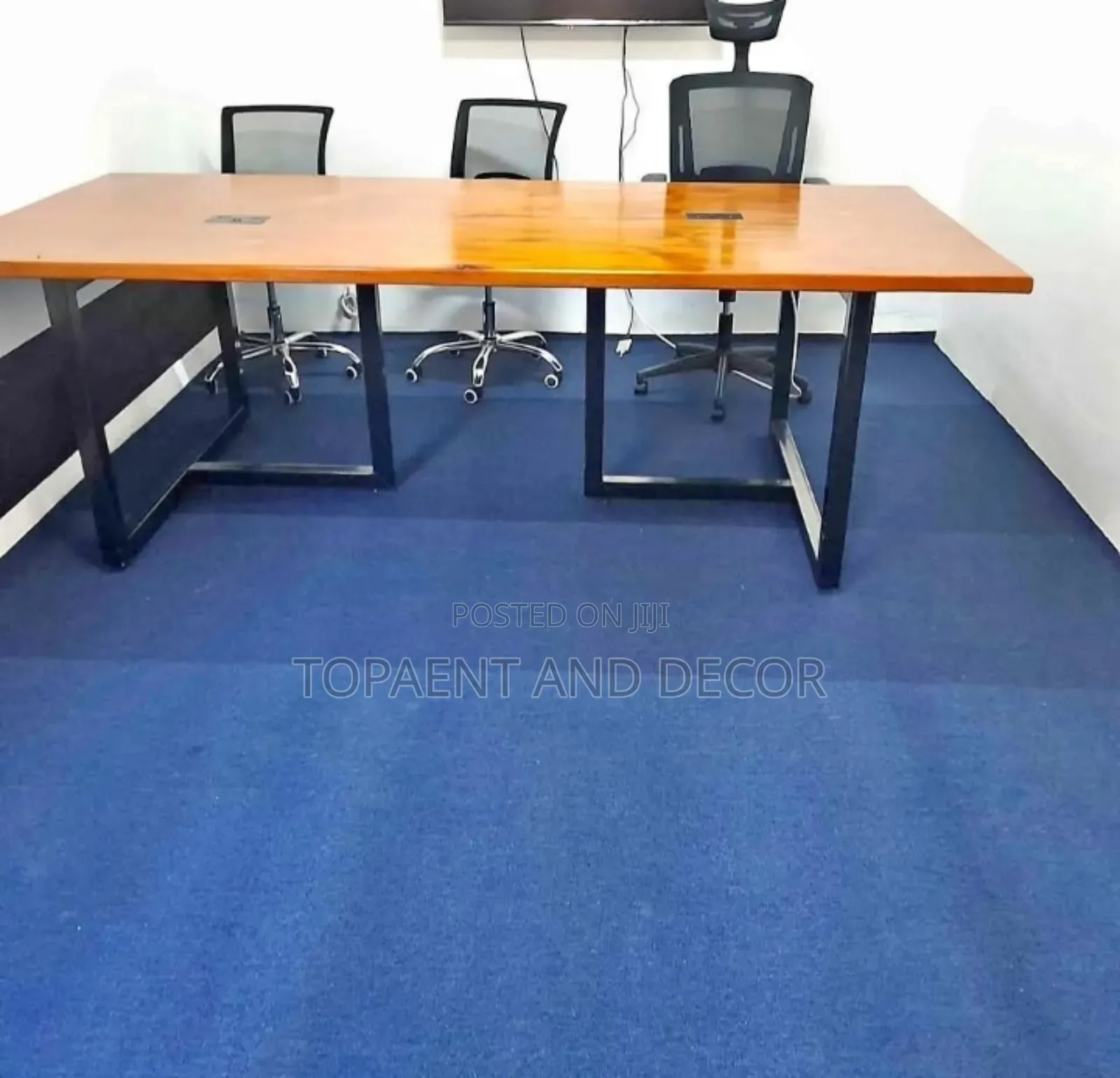 Warm and Classic Office Wall to Wall Carpet