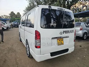 Toyota HiAce 2013 White