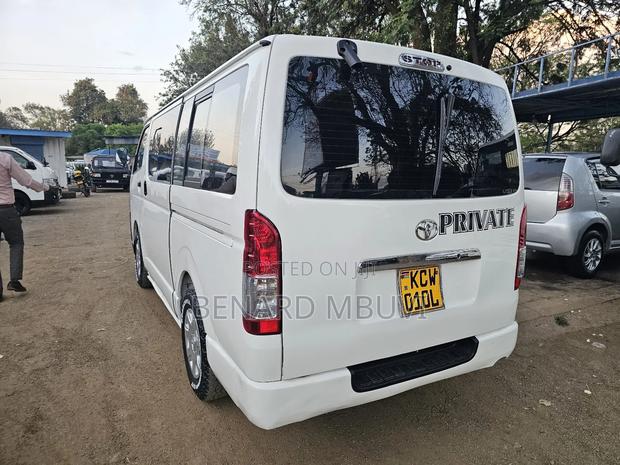 Toyota HiAce 2013 White - thumbnail 2