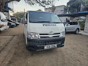 Toyota HiAce 2013 White
