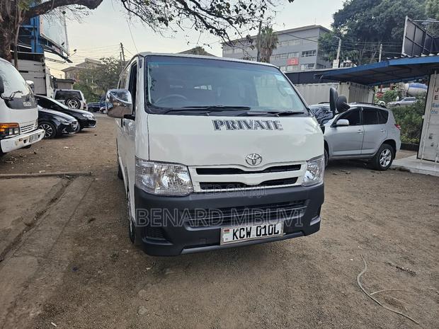 Toyota HiAce 2013 White - thumbnail 4