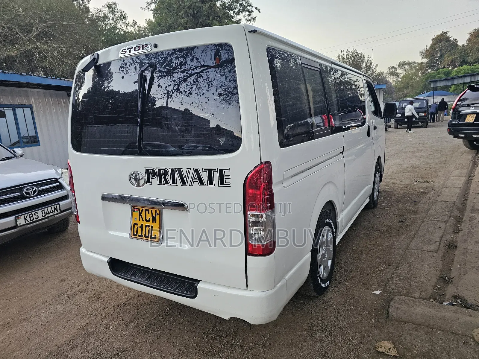 Toyota HiAce 2013 White
