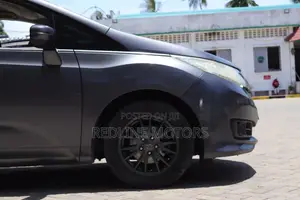 Honda Odyssey 2.4 G 2WD (7 seater) 2015 Gray