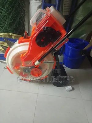 Seed Planters And Fertilizer Brand New