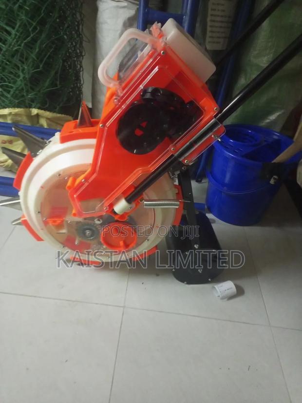 Seed Planters And Fertilizer Brand New
