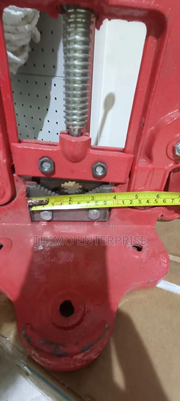 Pipe Vice Machine - thumbnail 3