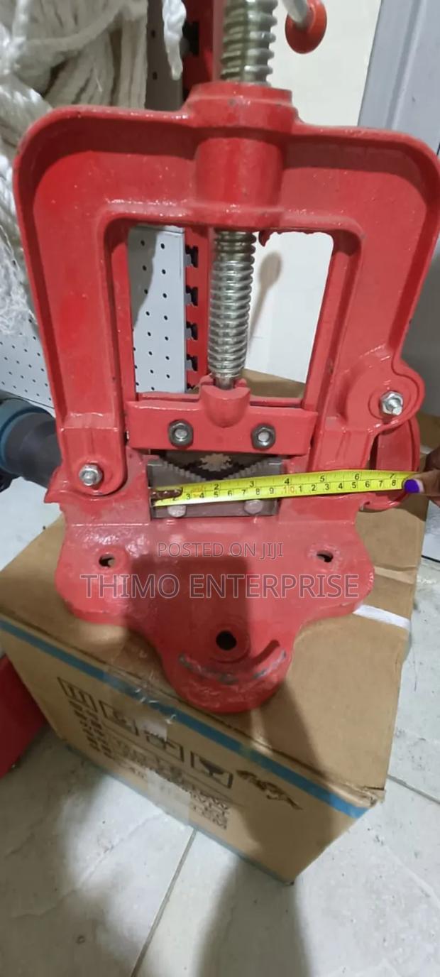 Pipe Vice Machine - thumbnail 4