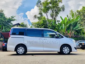 Toyota Noah 2.0 FWD (8 Seater) 2018 Silver