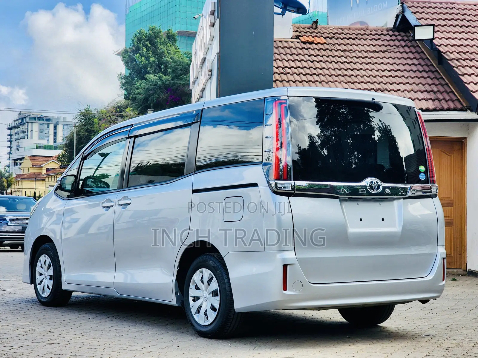 Toyota Noah 2.0 FWD (8 Seater) 2018 Silver