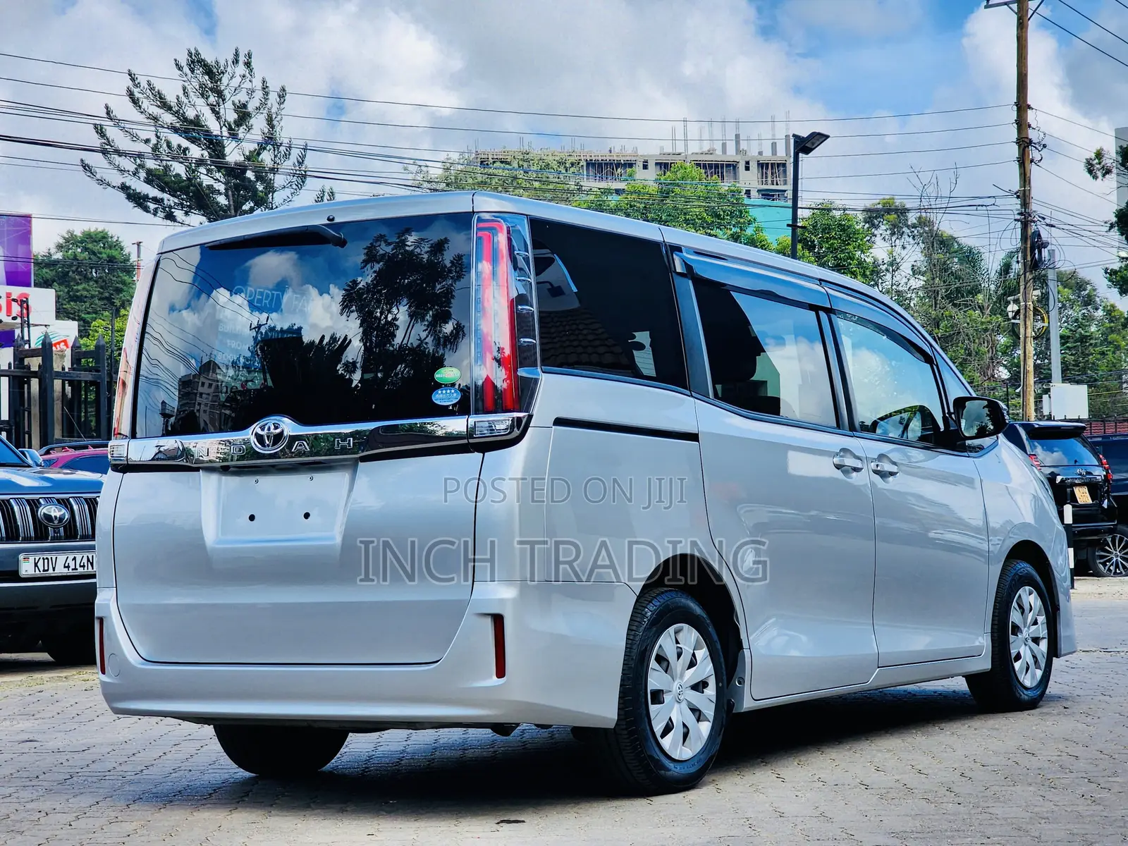 Toyota Noah 2.0 FWD (8 Seater) 2018 Silver