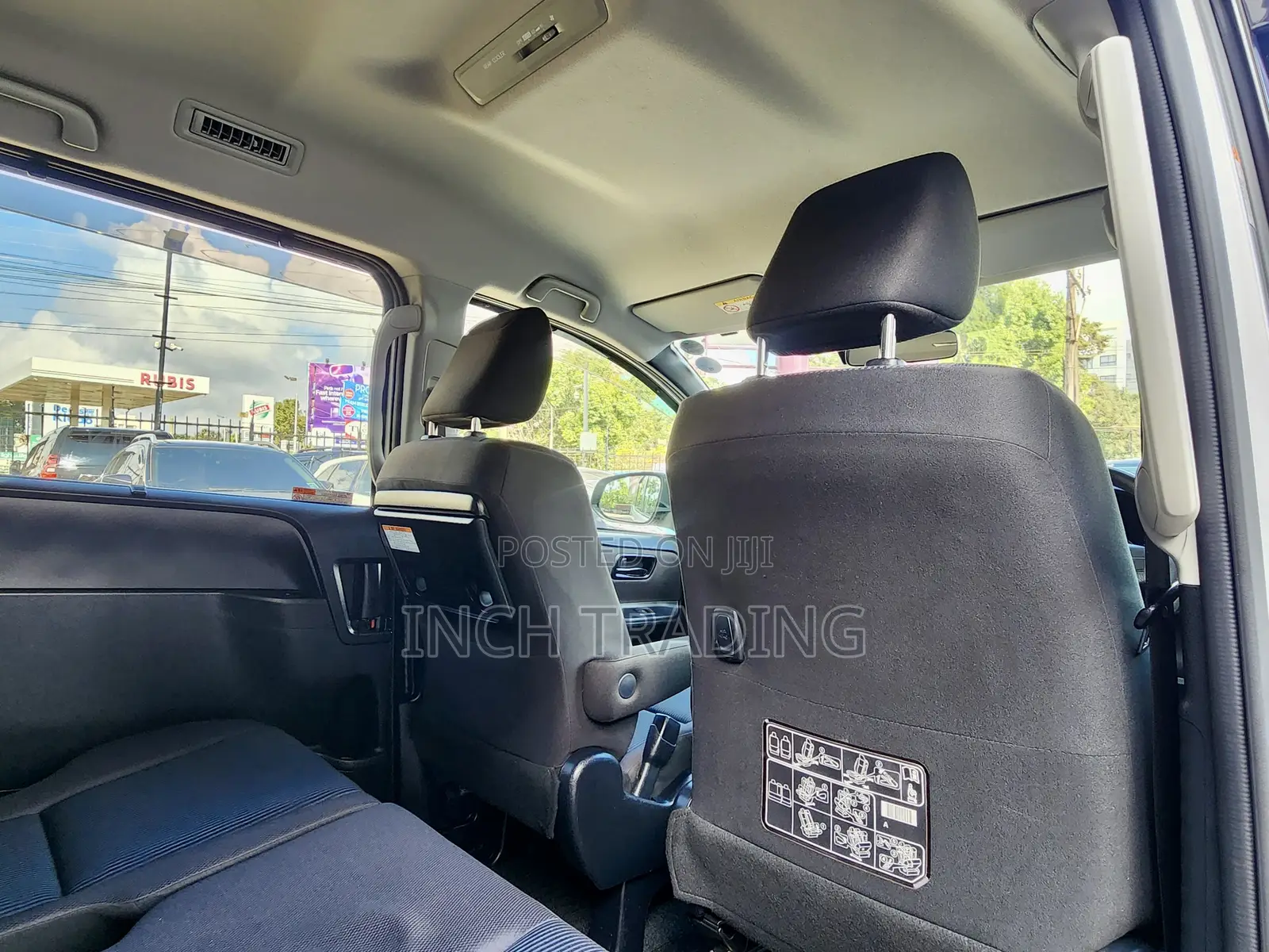 Toyota Noah 2.0 FWD (8 Seater) 2018 Silver