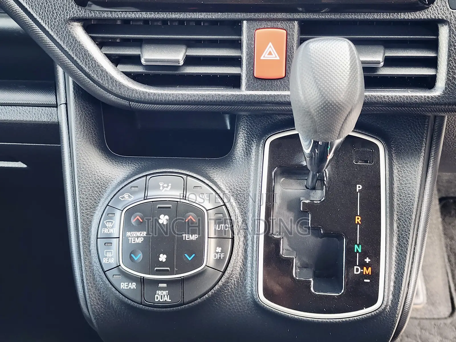 Toyota Noah 2.0 FWD (8 Seater) 2018 Silver