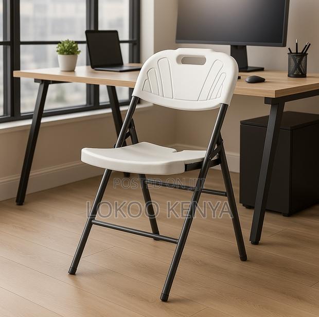 Garden Chair; Patio White Folding Durable Plastic Outdoor Chair